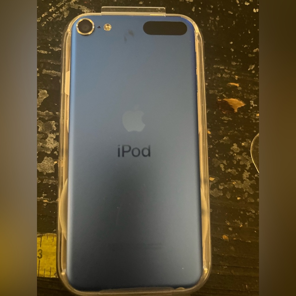 Apple iPod Touch - Blue 32GB -7th Generation - Picture 3 of 8